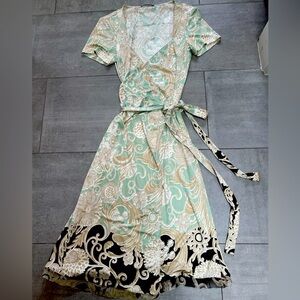 Vintage Elle Tahari wrap dress in green & tan print w darker brown accents! Cool